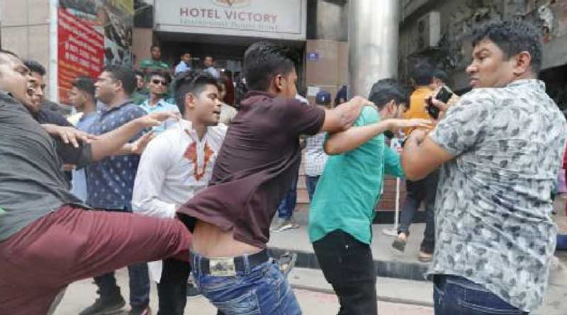 বিএনপি কার্যালয়ে ধারাবাহিক বোমা বিস্ফোরণ,ছাত্ররাই জড়িত বলে সন্দেহ