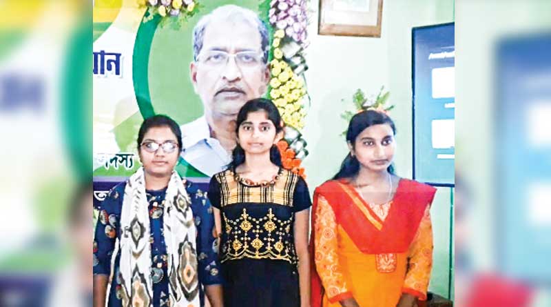 তিনজন দুঃস্থ পড়ুয়ার পড়াশোনার দায়িত্ব নিলেন জঙ্গিপুরের নবনির্বাচিত সাংসদ