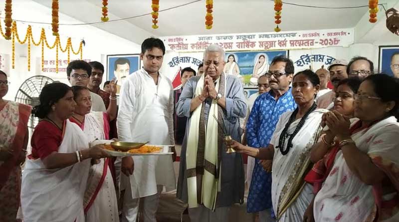 ঠাকুরবাড়িতে তথাগত রায়, এনআরসি ইস্যুতে শান্তনুর বক্তব্যকেই সমর্থন