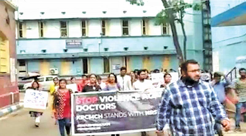 সাব্বার পথেই হাঁটলেন মুখ্যমন্ত্রীর ভাইপো, আন্দোলনরত চিকিৎসকদের পাশে আবেশ