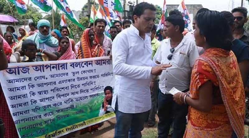 People vent out frustration in front of TMC leaders at Asansol