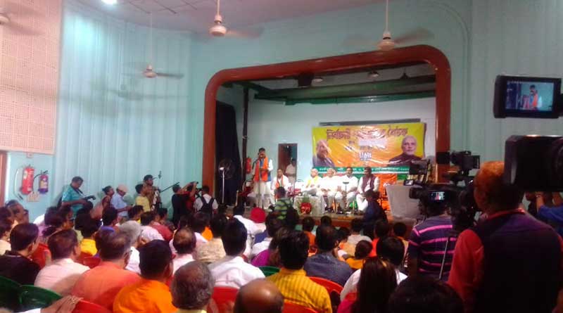 Kailash Vijayvargiya chants 'Jai Hind' at BJP rally at Hazra