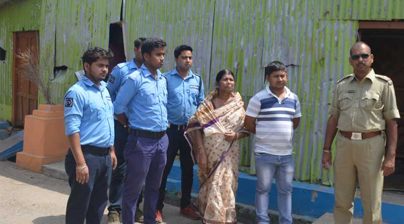 দলেরই কাউন্সিলরের বাড়ির সামনে ধরনায় বসবেন তৃণমূল কাউন্সিলররা!