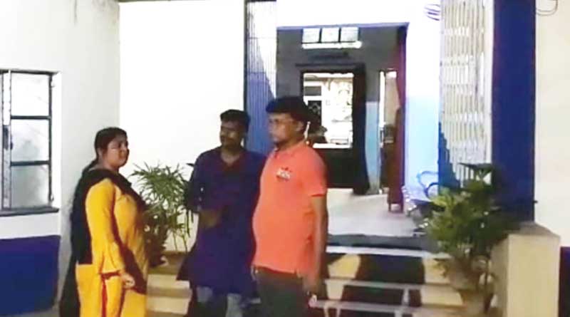 হুমকি-বাড়িতে ভাঙচুর, আতঙ্কে থানায় রাত কাটালেন তৃণমূলের পঞ্চায়েত সদস্যা