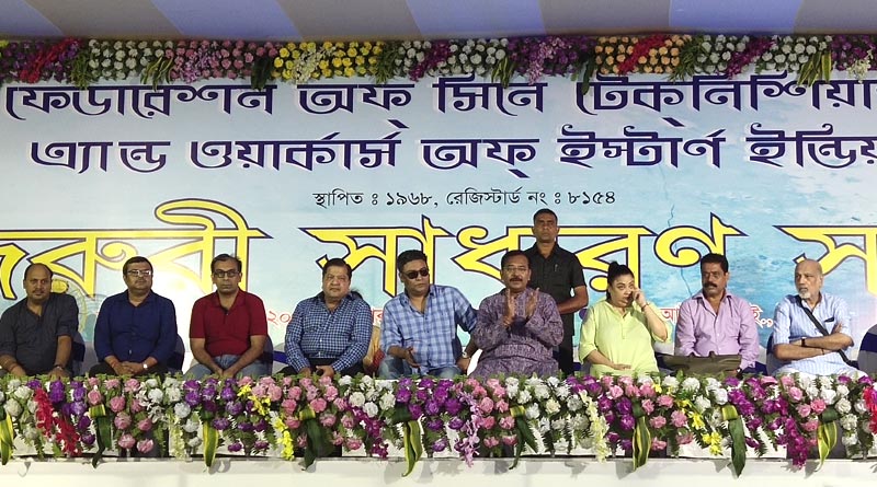 প্রতিশ্রুতিই সার, সাতদিনে বকেয়া মেটানোর আশ্বাস পেয়েও ক্ষুব্ধ টলিপাড়ার টেকনিশিয়ানরা