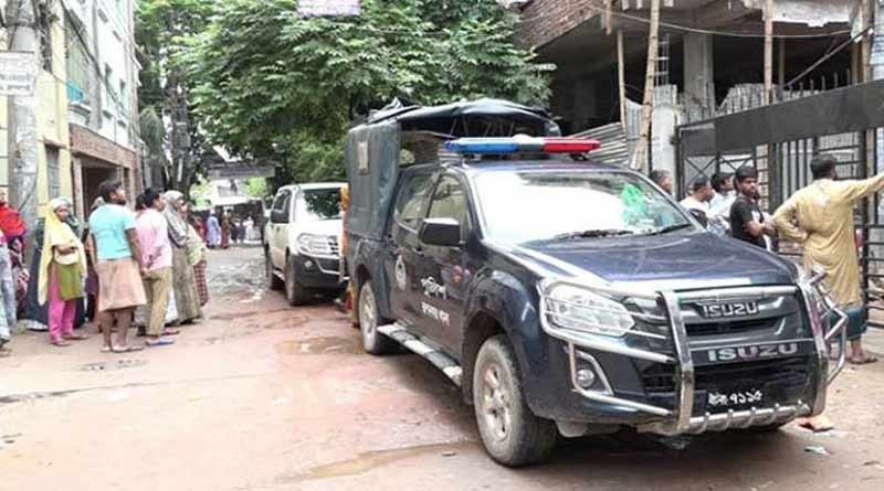 মধ্যরাতে জঙ্গিদের সঙ্গে পুলিশের গুলির লড়াই, ঢাকায় ধৃত ৩