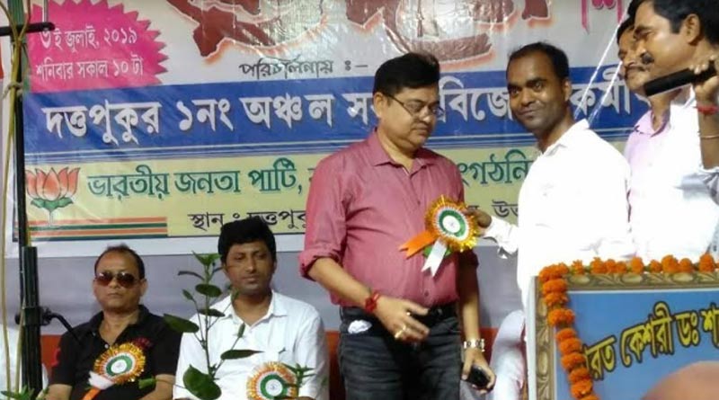 বিজেপির রক্তদান শিবিরে উপস্থিতির জের? দত্তপুকুরের আইসি বরখাস্তে বাড়ছে জল্পনা