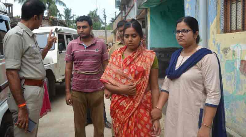 পরকীয়ার কাঁটা সরাতেই স্বামীকে খুন, পুলিশের উপস্থিতিতে ঘটনার পুনর্নির্মাণ ধৃত স্ত্রীর
