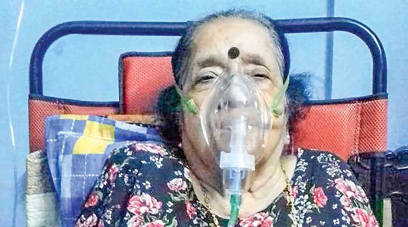 সংক্রমণের অসুখে মানসিক রোগের চিকিৎসা! বিচারের আশায় রাজ্যপালের দ্বারস্থ বৃদ্ধার পরিবার