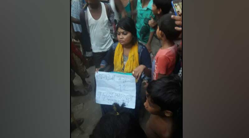 ‘ভালবাসা ফিরিয়ে দাও’, বিয়ের দাবিতে প্রেমিকের বাড়ির সামনে ধরনা যুবতীর