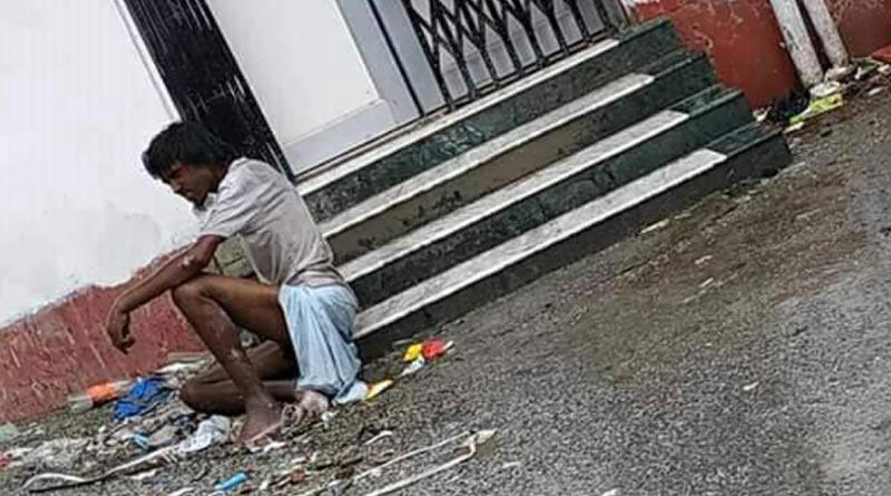 গলাধাক্কা খেয়ে হাসপাতালের বাইরে মানসিক ভারসাম্যহীন রোগী, পরে শুরু চিকিৎসা
