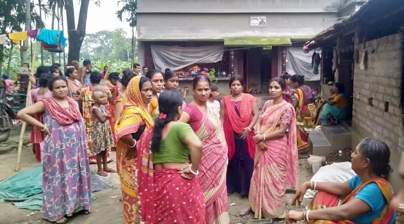 যখনতখন ঘরে আগুন, ‘ভূতুড়ে’ কাণ্ডে আতঙ্কে বসিরহাটের বাসিন্দারা
