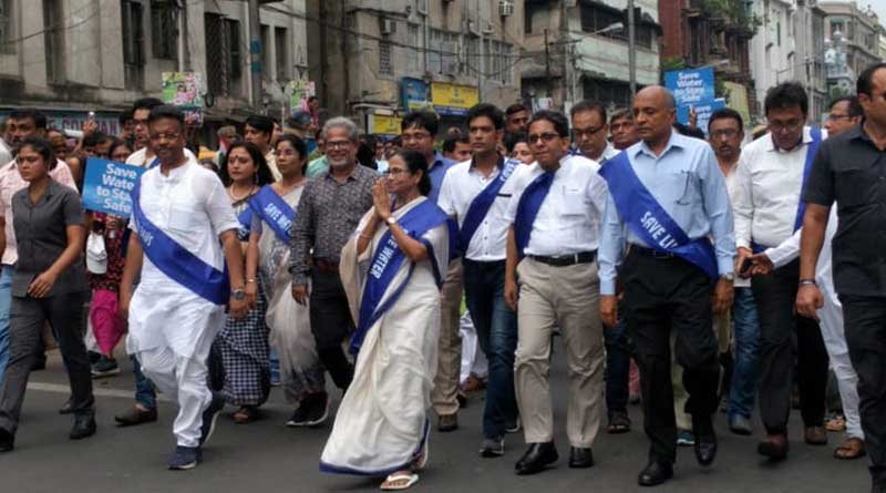 Mamata Banerjee takes to road for water conservation