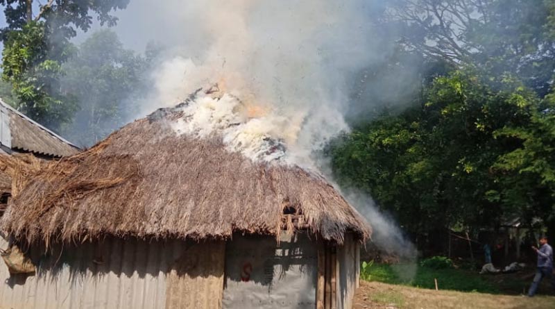 পঞ্চায়েত সদস্যার বাড়িতে আগুন ধরিয়ে কাটমানি ফেরতের দাবি, উত্তপ্ত পটাশপুর