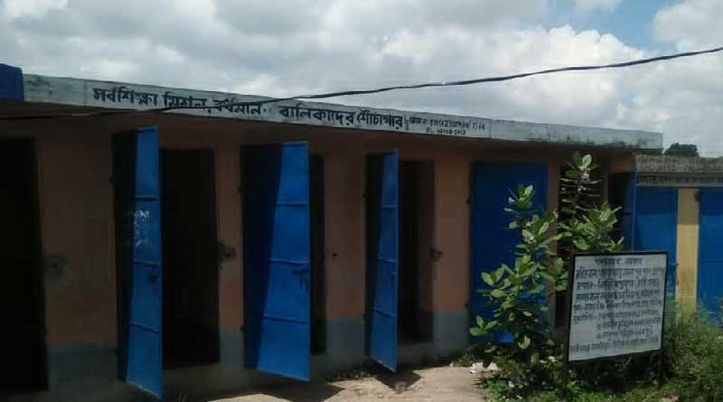 ভোটকর্মীদের ব্যবহারের পর অপরিষ্কার শৌচাগার, ভাতার স্কুলে অসুস্থ ছাত্রীরা
