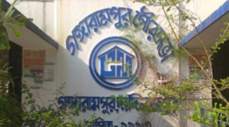 পুরসভায় অন্তর্দ্বন্দ্বের মাঝেই উধাও কাউন্সিলররা, থমকে গঙ্গারামপুরের নাগরিক পরিষেবা