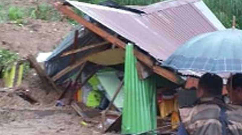 প্রবল বৃষ্টির জেরে দার্জিলিংয়ে ধস, কাদা চাপা পড়ে মৃত ঘুমন্ত দম্পতি
