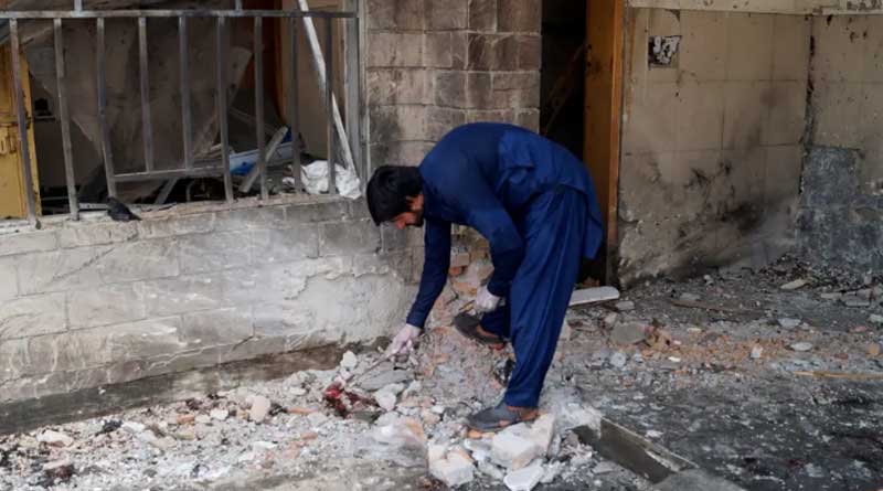Female suicide bomber strikes hospital in Pakistan, 9 killed