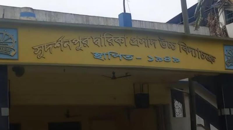 চুল কেটে একাদশ শ্রেণির ছাত্রকে স্কুল চত্বরে ঘোরানোর অভিযোগ, চাঞ্চল্য রায়গঞ্জে