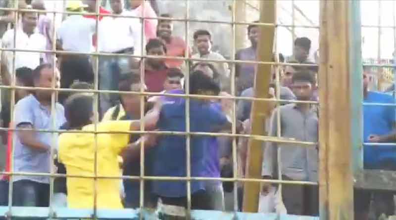 সাদার্ন-পিয়ারলেস ম্যাচ ঘিরে ধুন্ধুমার, হাতাহাতি দুই দলের সমর্থকদের
