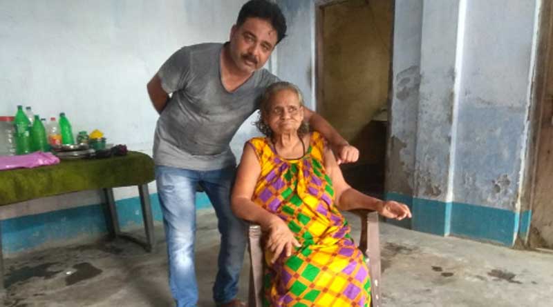 Son finally takes responsibilty of his mother in Alipurduar