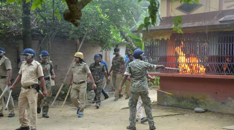 সন্তানলাভের আশায় তান্ত্রিকের নির্দেশে দু’জনকে খুন, মহিলার বাড়িতে আগুন ক্ষুব্ধ জনতার