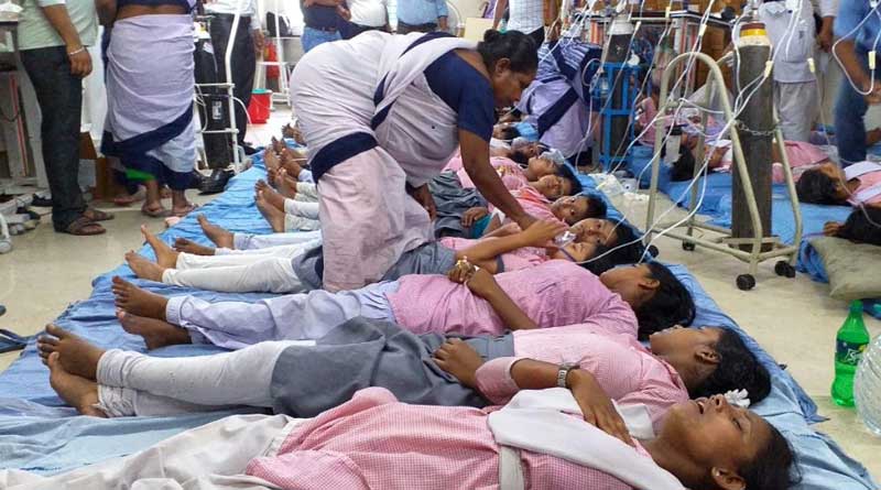 ডেঙ্গু সচেতনতা মিছিলে বেরিয়ে অসুস্থ বহু পড়ুয়া, ভাঙচুর স্কুলে