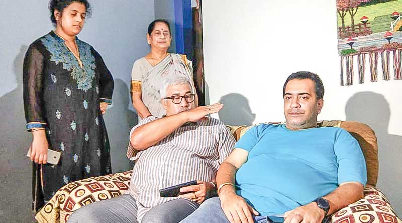 Former boxer heckled in front of Nabanna at Howrah