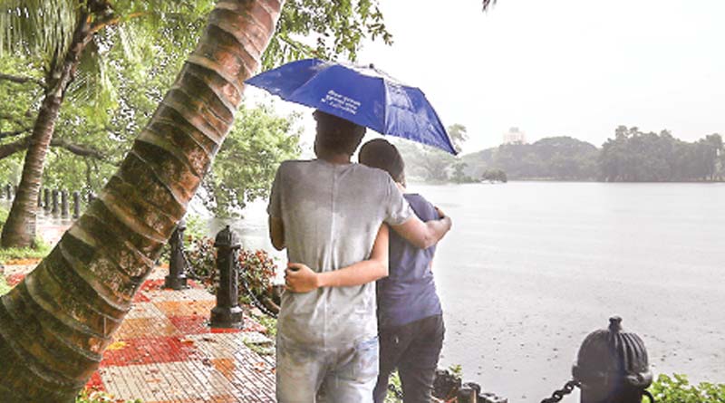 Rainy Weather is not good for Couple's sex life, new research found