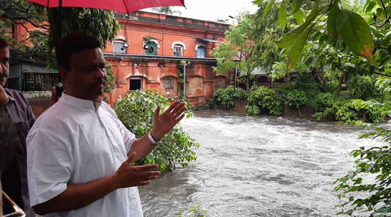 ‘বৃষ্টি না হলে খুব শীঘ্রই বদলাবে পরিস্থিতি’, আশ্বাস মেয়র ফিরহাদ হাকিমের