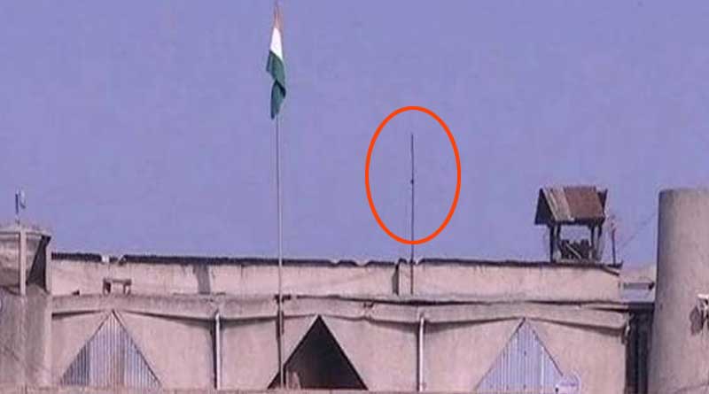 অবশেষে কাশ্মীরের সচিবালয় থেকে সরল পৃথক পতাকা, উড়ছে তেরঙ্গা