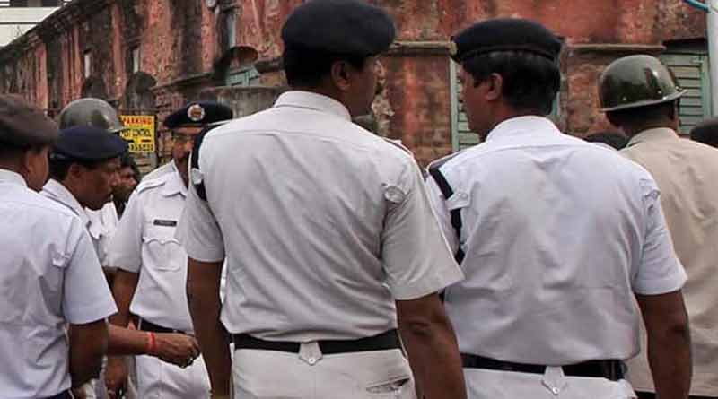 Official of Bowbazar Police Station holds meeting with senior citizens