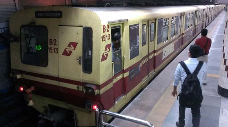 Glitch hits Kolkata Metro again, Passengers suffer massive problem