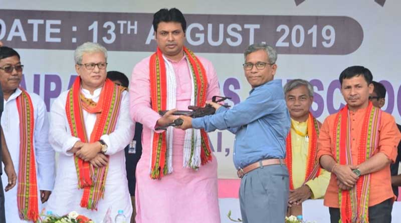 মূল স্রোতে ফেরার তাগিদ! ত্রিপুরায় আত্মসমপর্ণ ৮৮ জন জঙ্গির