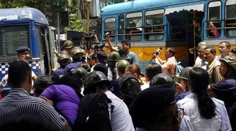 পুলিশের ‘মার খেয়ে’ হাজতে আংশিক সময়ের অধ্যাপকরা, বেতন বাড়ালেন মমতা