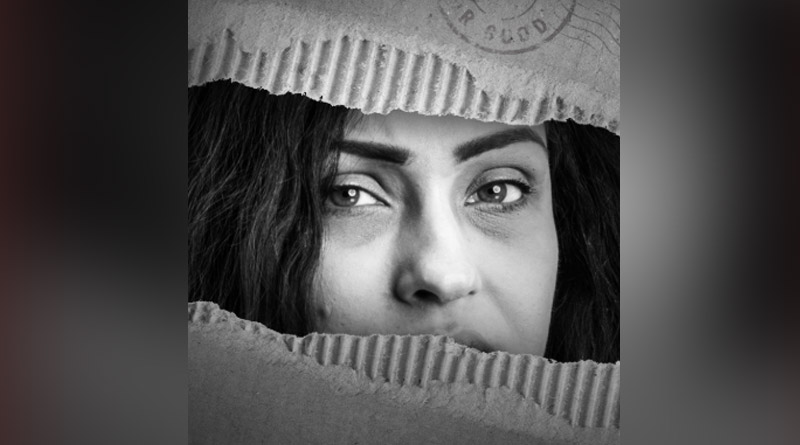 ‘পার্সেল’ ছবির প্রথম ঝলকে অন্য রূপে ধরা দিলেন ঋতুপর্ণা