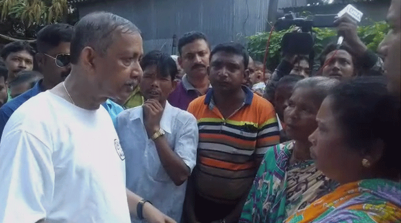 ‘দিদিকে বলো’ কর্মসূচির প্রচারে বিক্ষোভের মুখে গৌতম দেব,  মেজাজ হারালেন মন্ত্রী