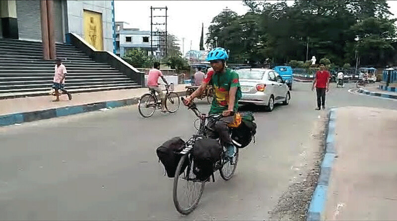 দূষণমুক্ত বিশ্ব গড়ার স্বপ্ন নিয়ে বিদেশ ভ্রমণে ওপার বাংলার যুবক