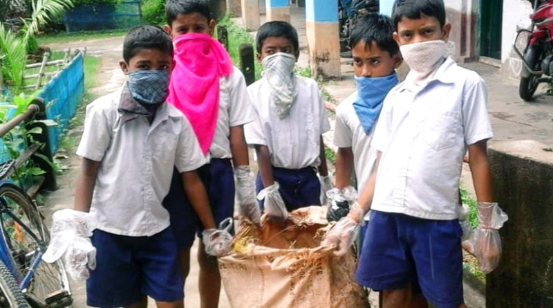 School students are in awarness campaign for plastic free environment in Uluberia