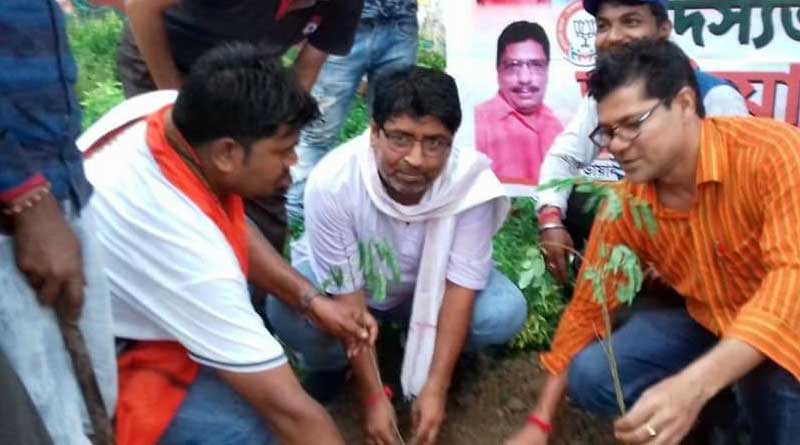সদস্য হলেই বসাতে হচ্ছে গাছ, পুরুলিয়াকে সবুজ করতে উদ্যোগ বিজেপির