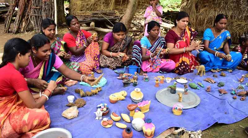 মাটির পুতুলে সবুজের অভিযান, পরিবেশ সচেতনতায় নতুন পথ দেখাল পুরুলিয়া
