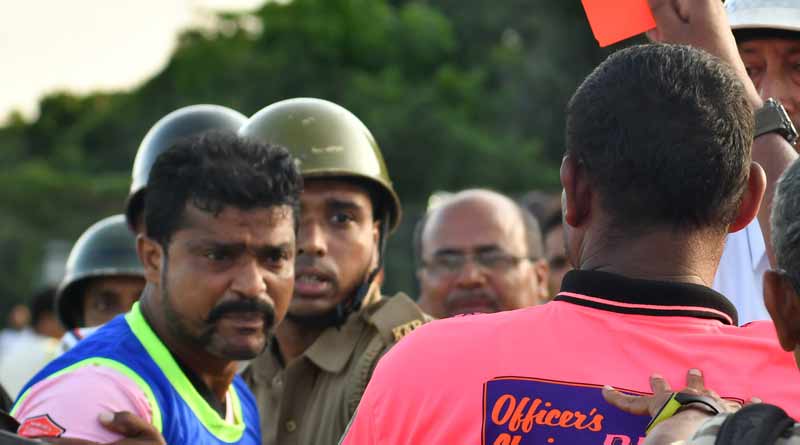 রেফারিকে ঘুসি মারার শাস্তি, দু’বছরের জন্য নির্বাসিত সাদার্ন ফুটবলার