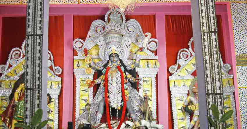 আলোর উৎসবে মেতেছে তিলোত্তমা, শক্তির আরাধনায় ভক্তরা