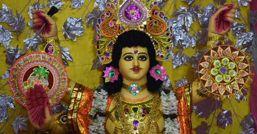 শহরজুড়ে বিশ্বকর্মা বন্দনা, ঘুড়ি উৎসবে মেতেছেন সেলেবরাও