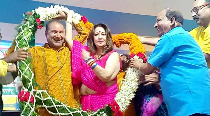 প্রচারে নানা মেজাজে তারকা প্রার্থীরা, দেখুন অ্য়ালবাম