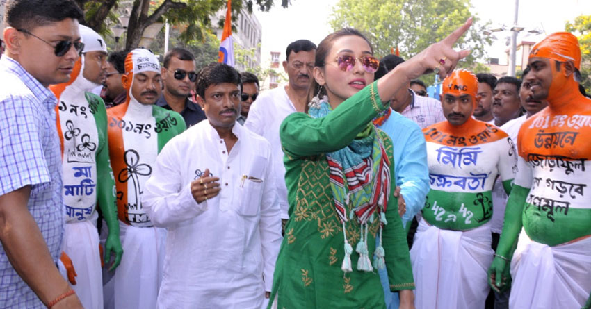 জোরকদমে প্রচারে প্রার্থীরা, দেখুন মিমি-নুসরতের ছবি