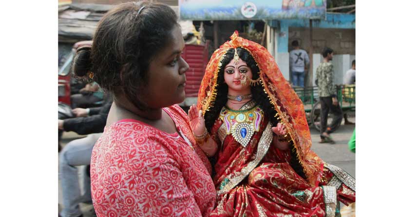 ঘরে আসছে লক্ষ্মী, সাজসাজ রব গেরস্থালিতে