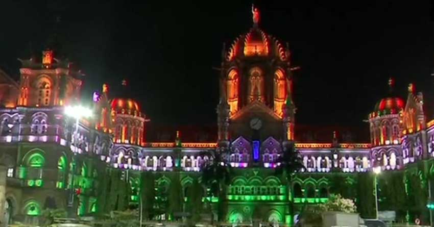 দেশজুড়ে পালিত হল ৭৩তম স্বাধীনতা দিবস, দেখুন ফটো গ্যালারি