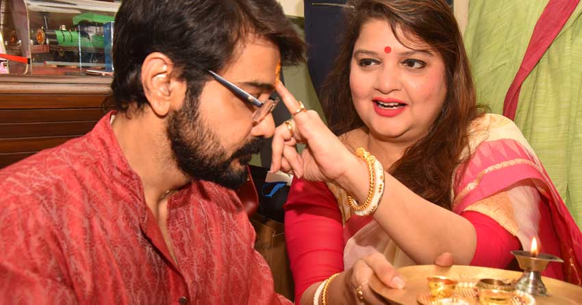 টলিপাড়ার সেলেবদের ভাইফোঁটা জমজমাট, দেখুন অ্যালবাম