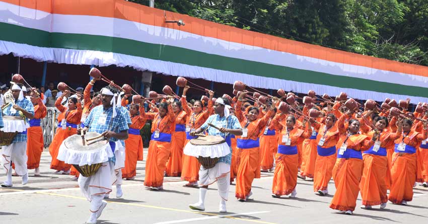স্বাধীনতা দিবসের আনন্দে মেতেছে শহর কলকাতা
